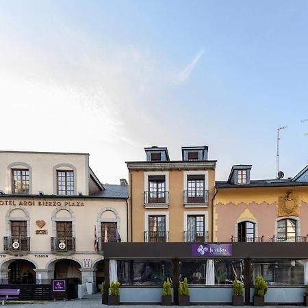 Hotel Aroi Bierzo Plaza Понферада Екстериор снимка