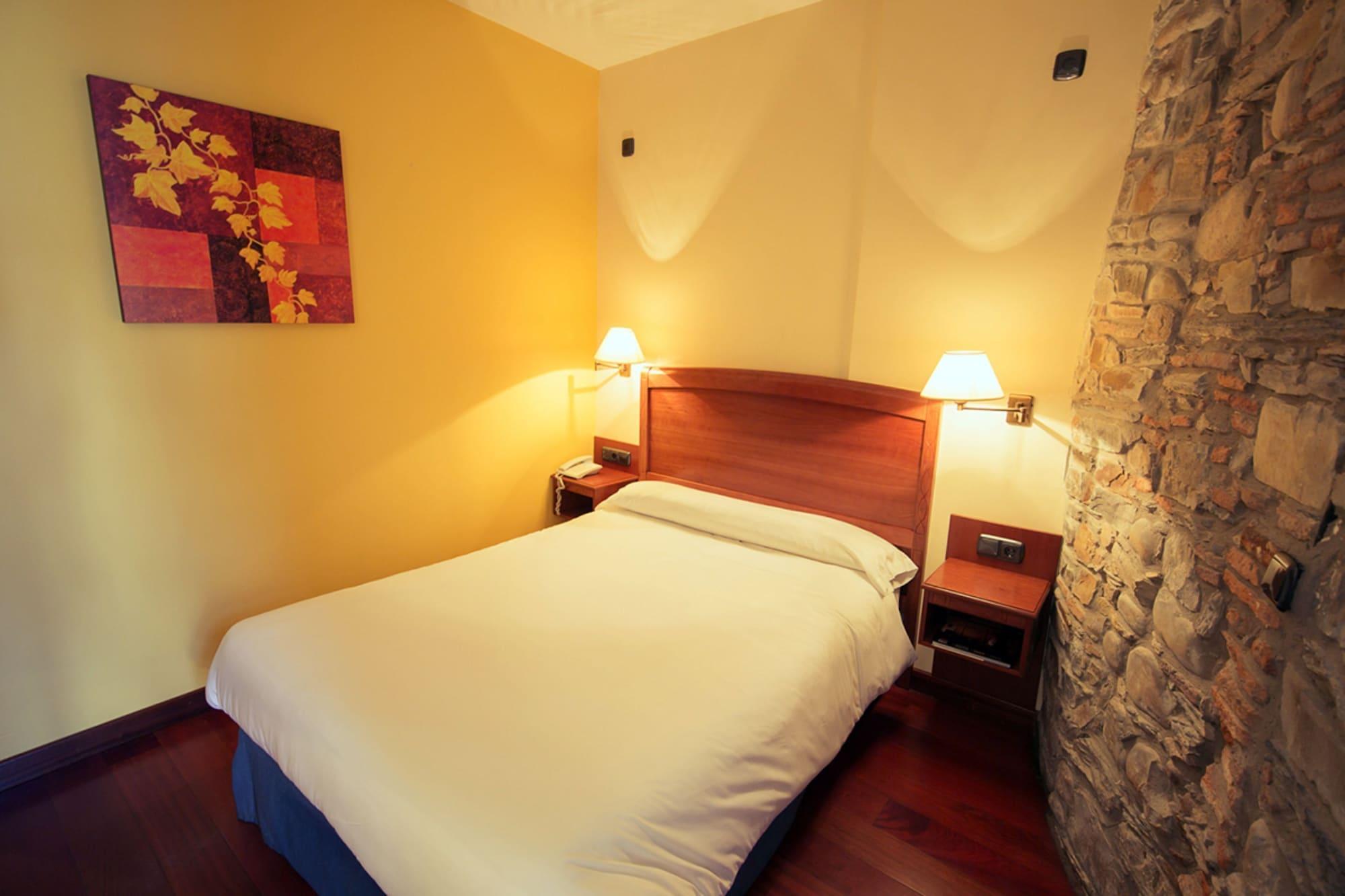 Hotel Aroi Bierzo Plaza Понферада Екстериор снимка