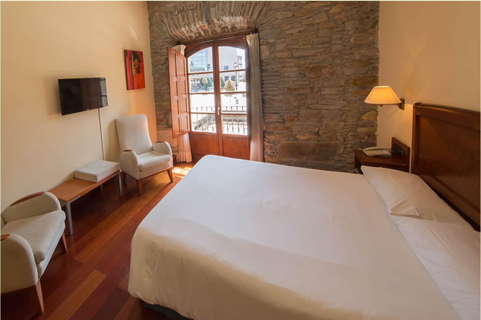 Hotel Aroi Bierzo Plaza Понферада Екстериор снимка