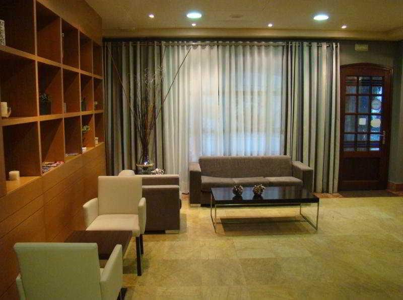 Hotel Aroi Bierzo Plaza Понферада Екстериор снимка