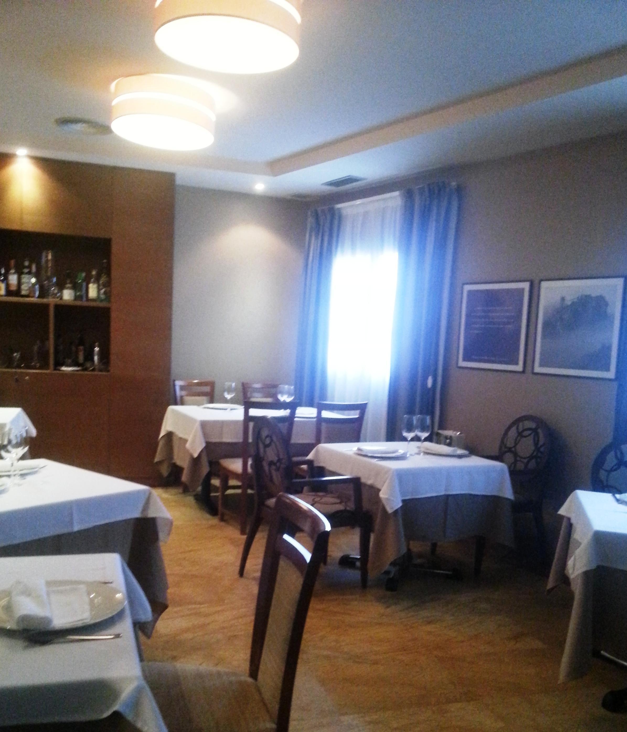 Hotel Aroi Bierzo Plaza Понферада Екстериор снимка