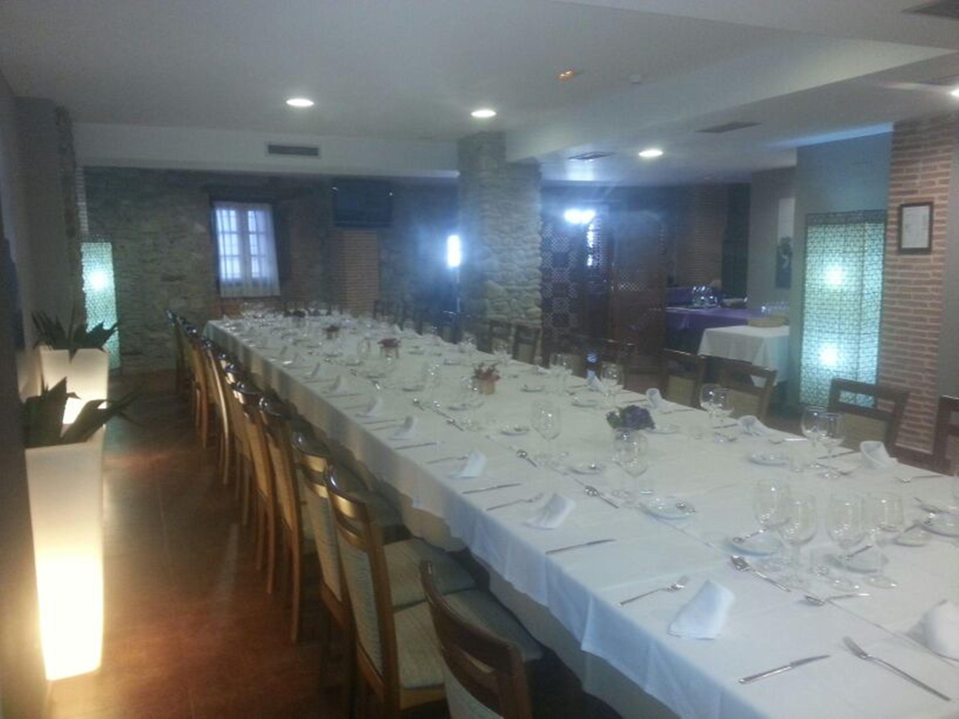 Hotel Aroi Bierzo Plaza Понферада Екстериор снимка